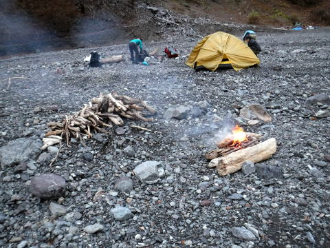2018.11.23-25　鶏冠山・池口岳（尾根歩き）