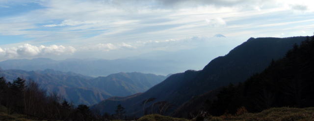 2014.11.8　東奥山窪・黒金山（尾根歩き）